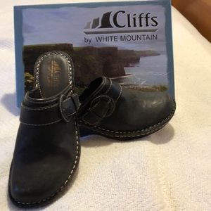 Cliffs Thinker Dark Brown Clogs 5.5 sz
